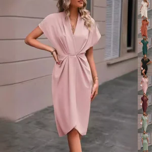Louise – Robe à manches chauve-souris tendance avec décolleté en V et plis