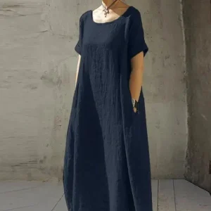 Amy – Robe courte en coton et à col rond et manches courtes