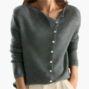 Cardigan femme élégant à fermeture décalée pour un look chic et confortable
