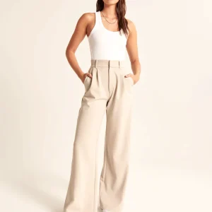 Pantalon ajusté à jambes larges