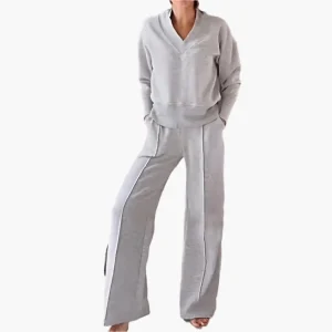 Ensemble de sport élégant pour femme deux pièces, style détente et chic, idéal pour loisirs et sorties décontractées