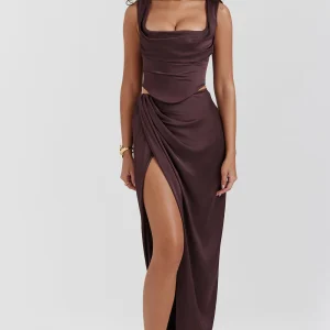 Sarah – Ensemble Corset et Jupe Longue en Brun